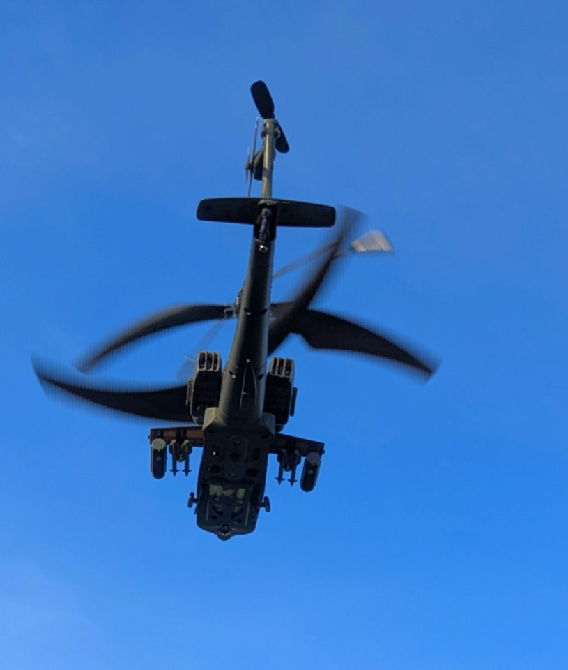 RC Hubschrauber AH-64 APACHE ferngesteuerter US Army Helikopter in Rottenburg a.d.Laaber