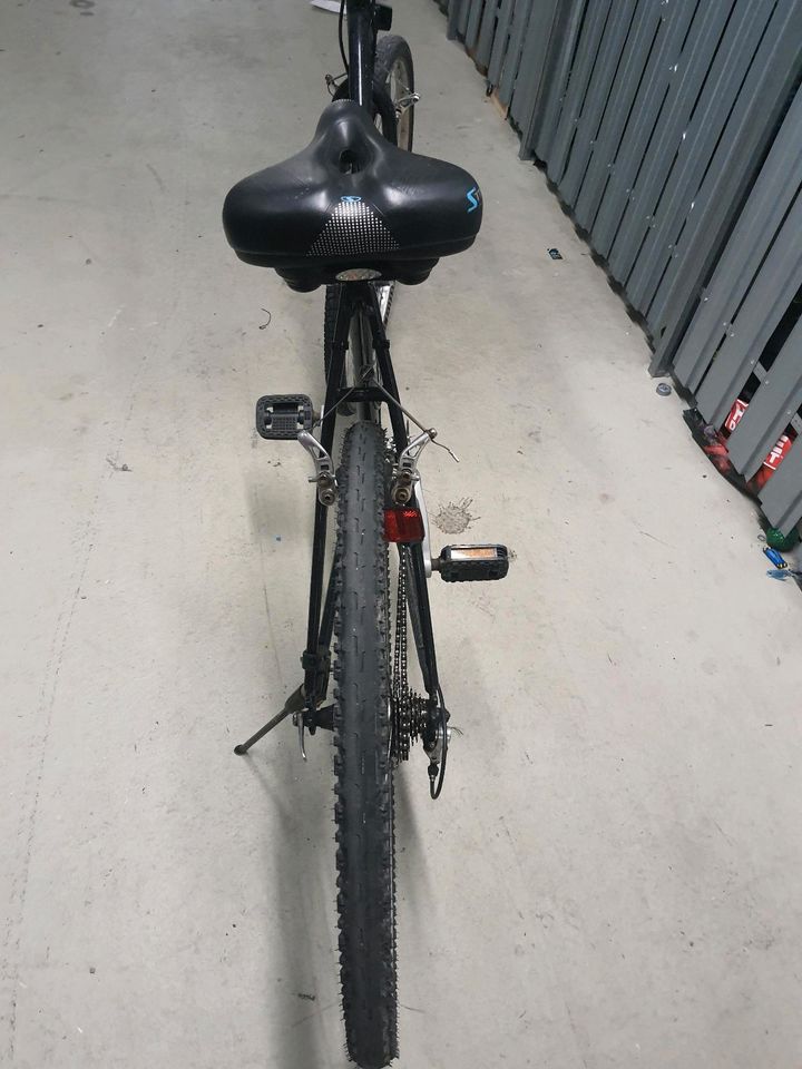 Hallo zu verkaufen Fahrrad 28 zoll in München