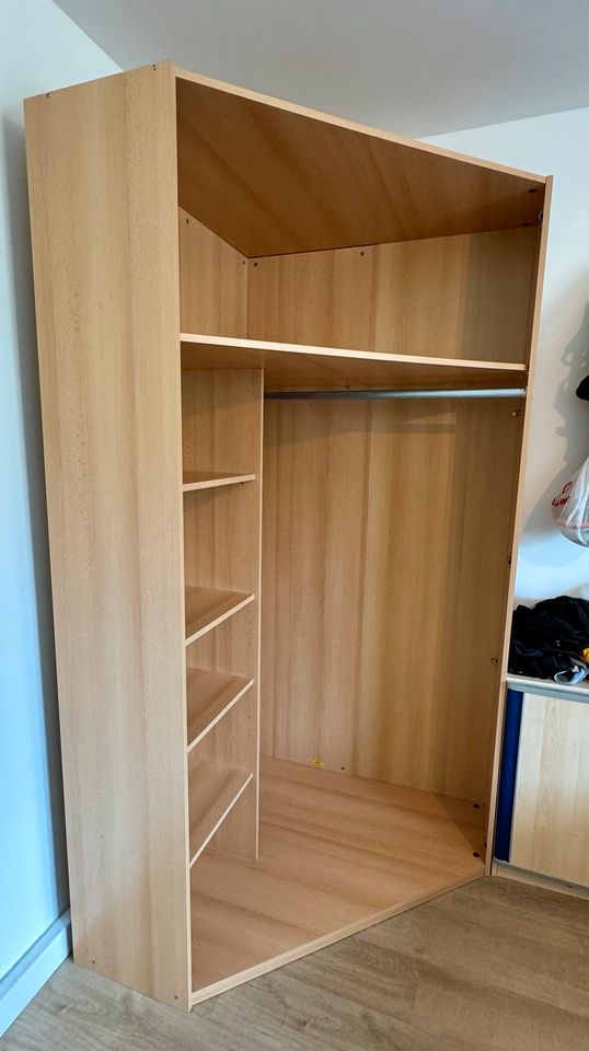 Kleiderschrank Eckschrank in Köln