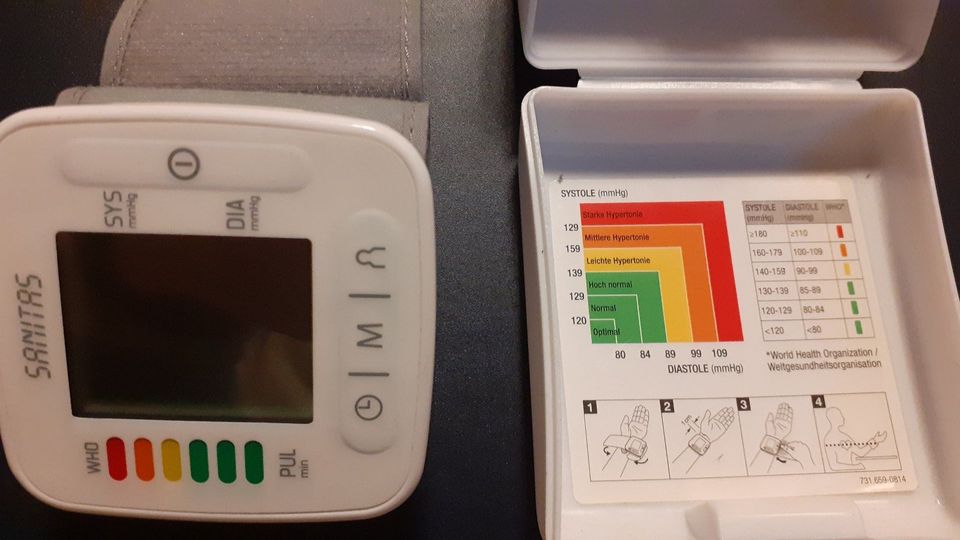 Sanitas Blutdruck Messgerät Handgelenk volle funktion mit Box in Bremen