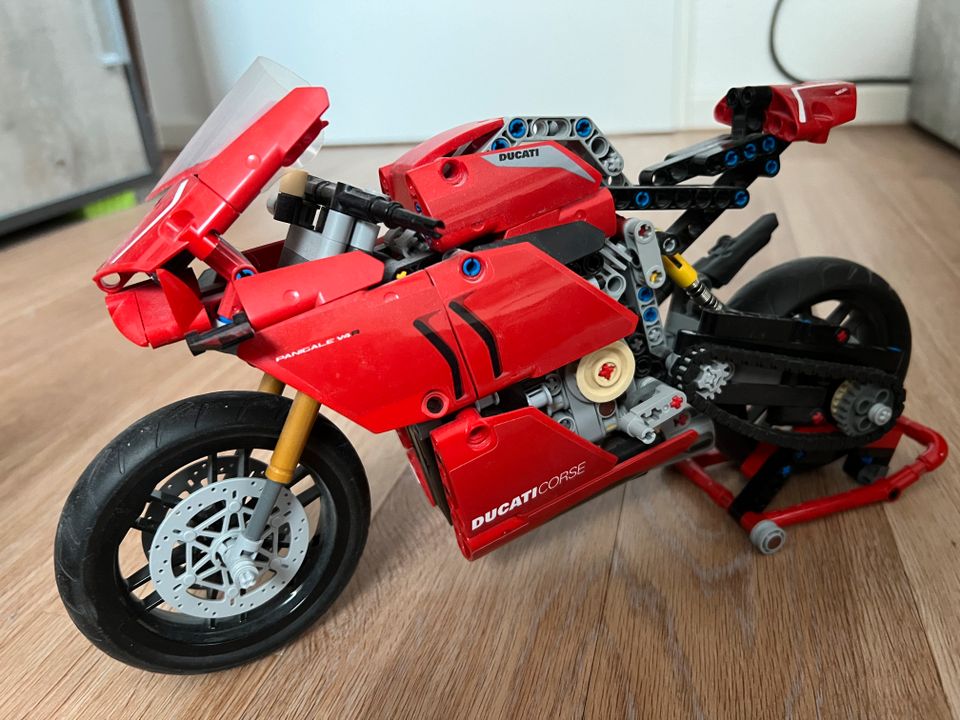 Lego Ducati Motorrad 42107 Gebraucht mit OVP in Hilden