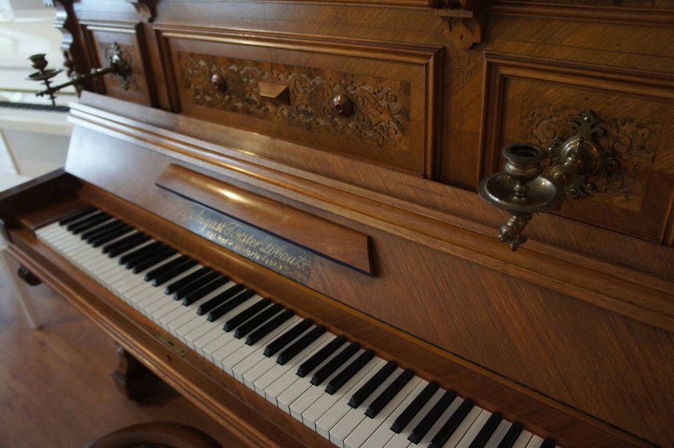 Förster Klavier - Modell 133 - Stil / Nußbaum in Auggen