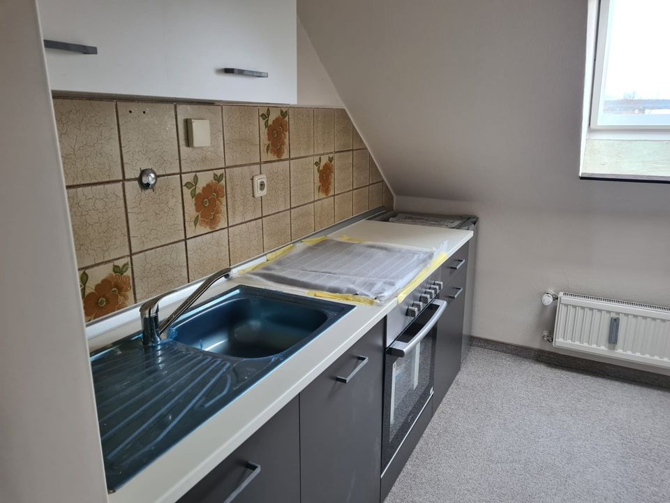 2-Zimmer-Wohnung, teilmöbliert, DG in 90522 Oberasbach in Oberasbach