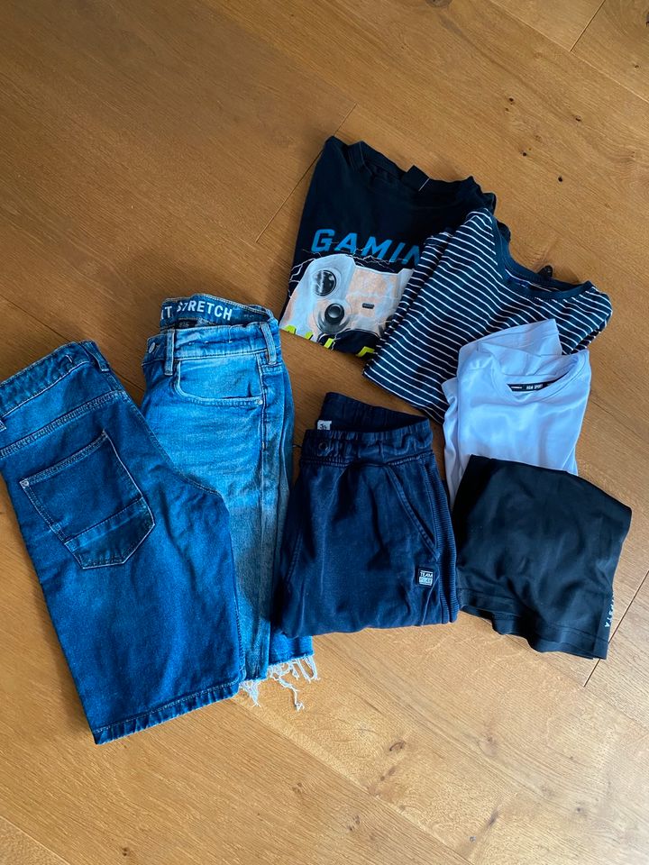 7 tlg. Kleiderpaket Jungen 146/152 152 H&M Tchibo Shorts in Erwitte