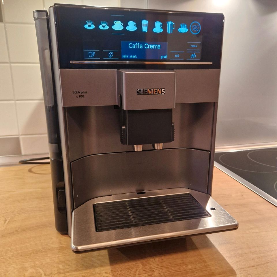 Siemens Kaffeevollautomat EQ.6 plus s 100  sehr guter Zustand in Landshut