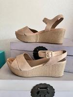 Neuwertige- Beige Unisa Sandalen  - Gr 40 Nordvorpommern - Landkreis - Ribnitz-Damgarten Vorschau