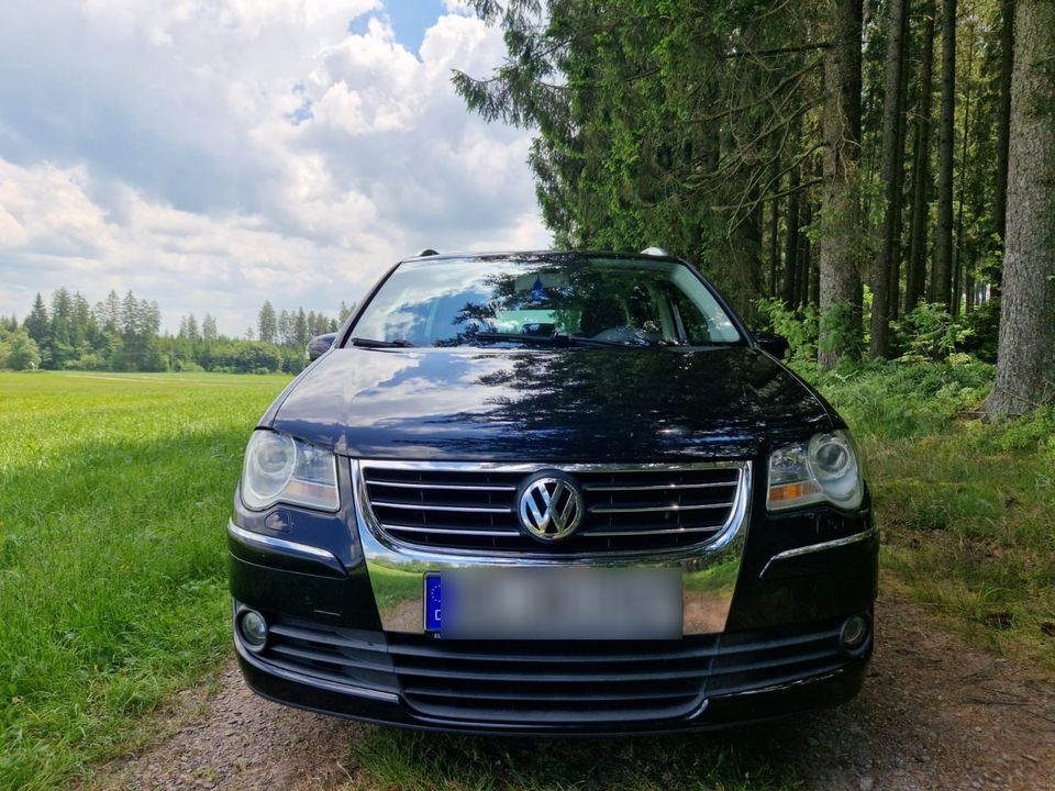 VOLKSWAGEN TOURAN in Königsfeld