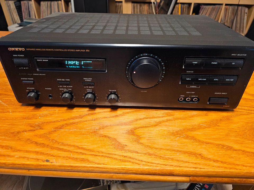 Vollverstärker ONKYO A-8840 in Wassenberg