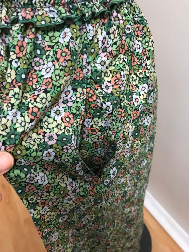 Kleid sommer arket grün Blumen träger scandi other cos monki in München