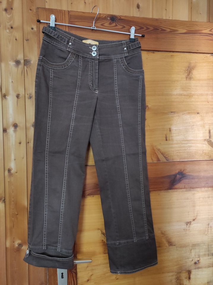Braune-Damen-Jeans 7/8 Länge in Starkenberg