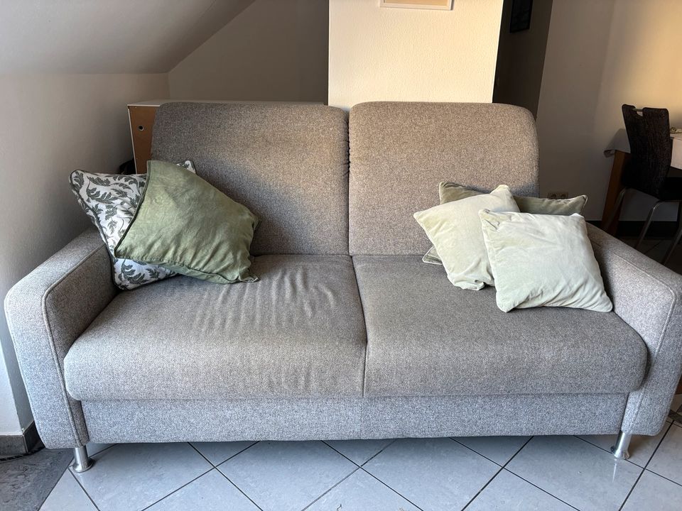 Couch mit Ottomane in Kumhausen