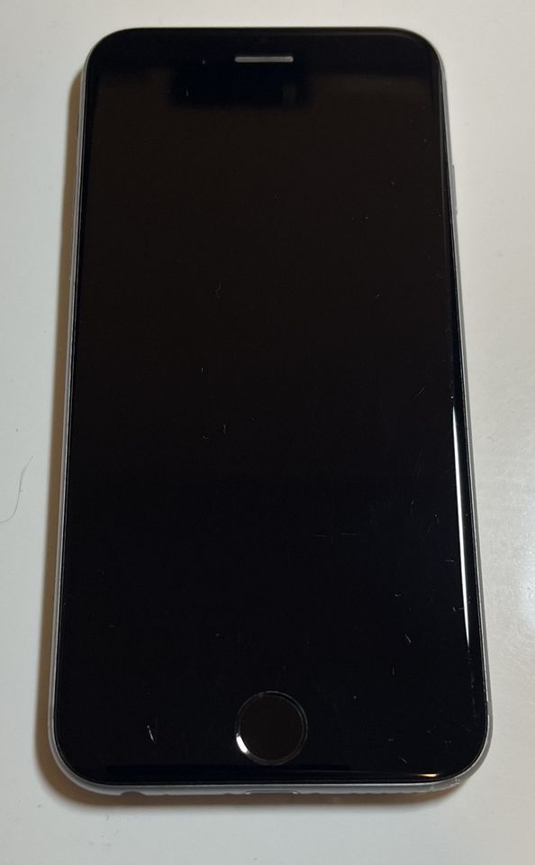 Apple iPhone 6S MKQ92LL/A - 64GB - Space Grau in Köln