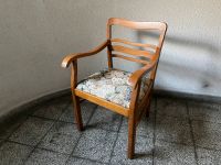 Schöner Stuhl aus Holz mit Armlehnen Innenstadt - Köln Altstadt Vorschau