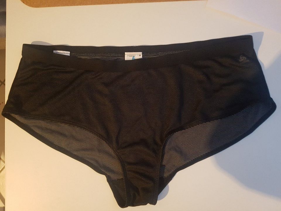 NEU - Damen Sportpanty von Odlo - Gr. L in schwarz in Zweibrücken
