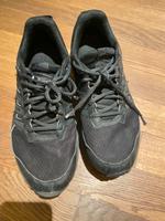 ASICS Turnschuhe robust Gr 42.5 Berlin - Mitte Vorschau