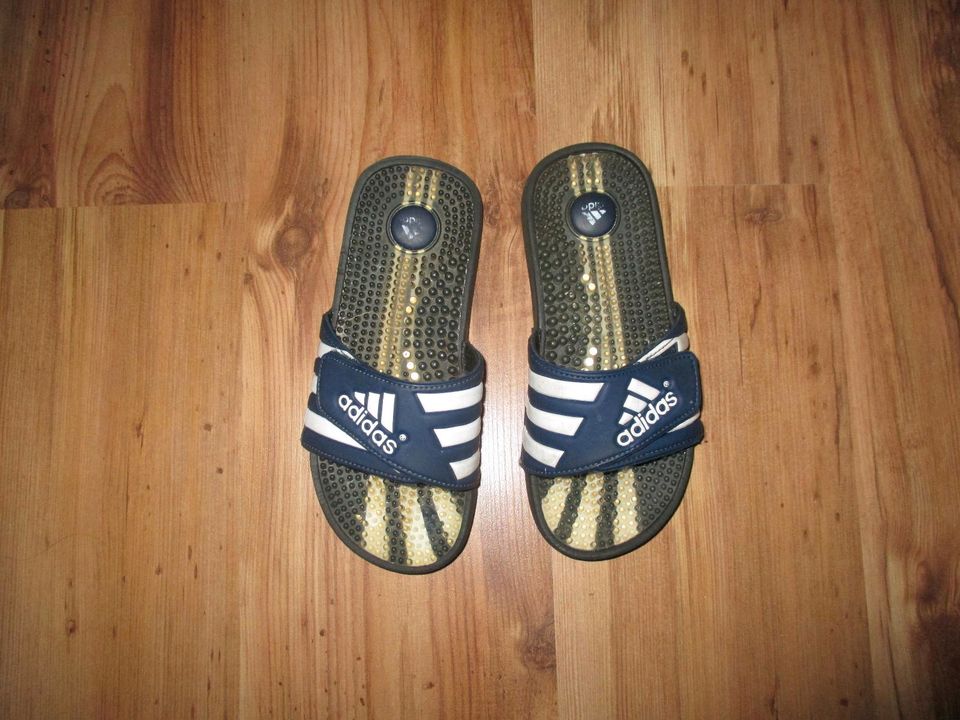Adidas Badelatschen Größe 6 / 25 cm in Panketal