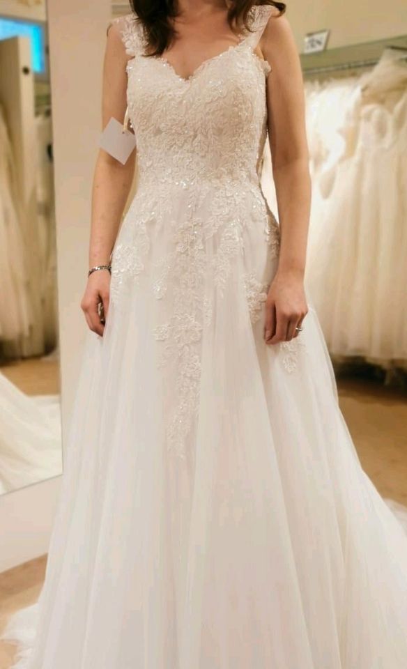 Hochzeitskleid / Brautkleid Größe 32 mit Reifrock Größe S in Bielefeld