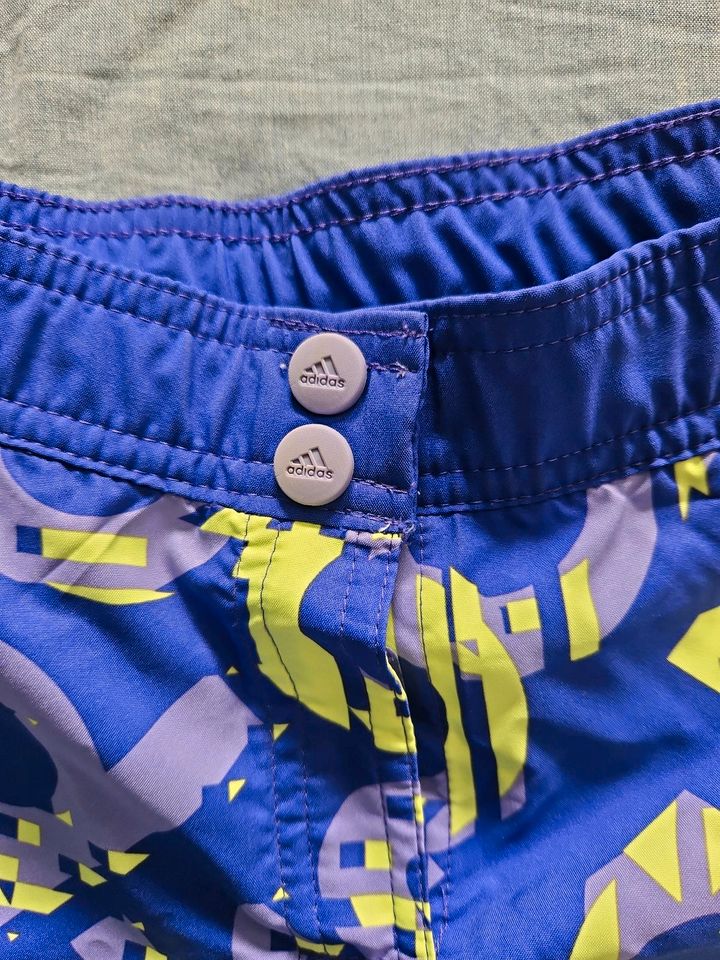 Badeshorts Shorts Damen Adidas Größe 40 NEU in Niederwinkling