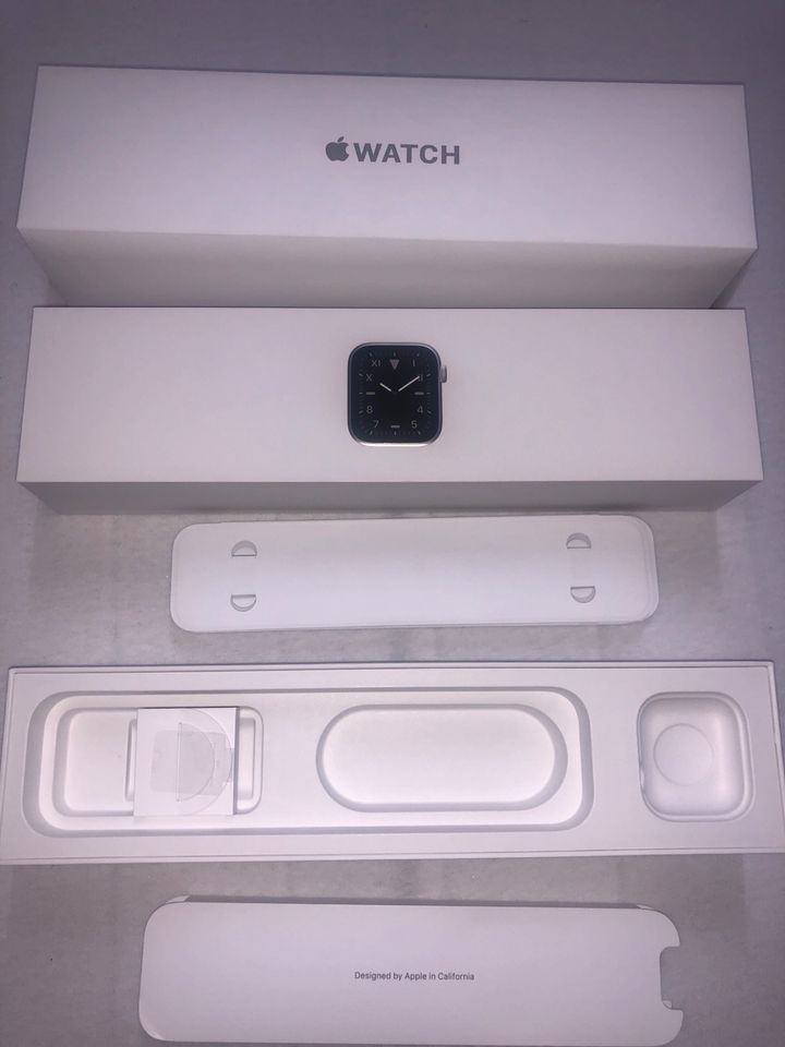 Apple Watch series 5 Original Karton in Kirchardt
