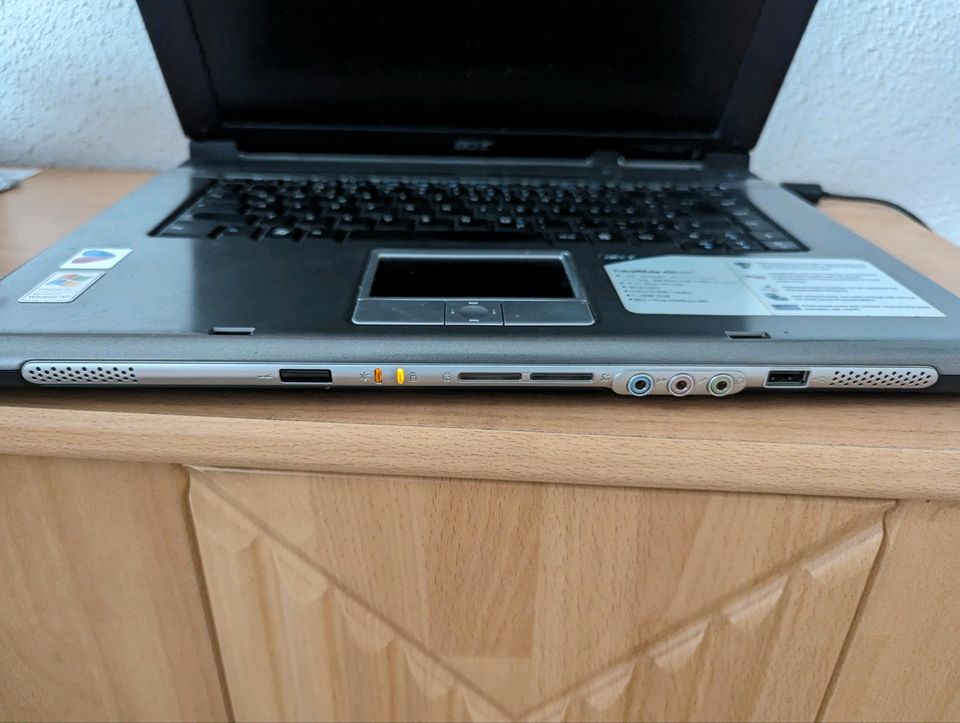 Acer Laptop TravelMate 4501LCI 15" WinXP in Dockweiler