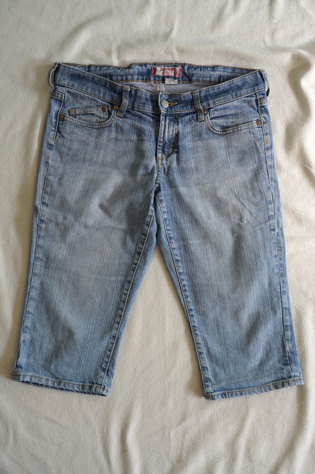 H&M Damen-Shorts knielang Gr. 31 denimblau in München