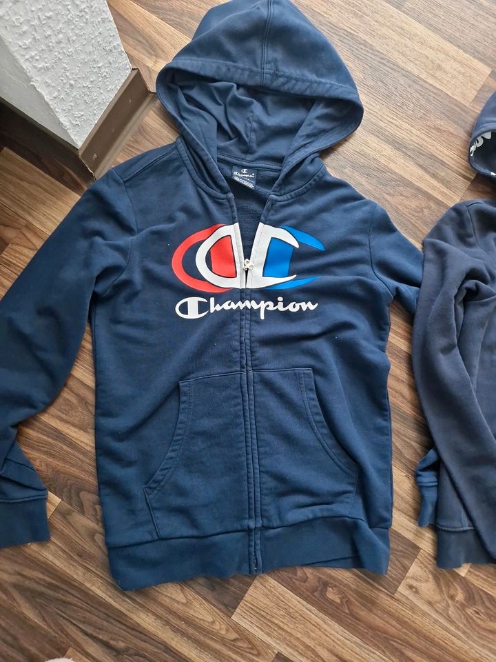 Champion Sweatshirtjacken Set Gr. 150-155 _Neu in Essen