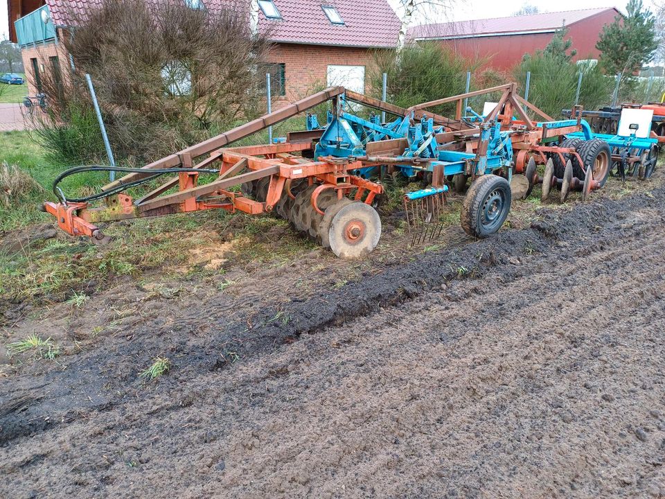 Scheibenegge-Grubber Eigenbau wie Horsch Tiger MT Amazone Centaur in Neustadt am Rübenberge