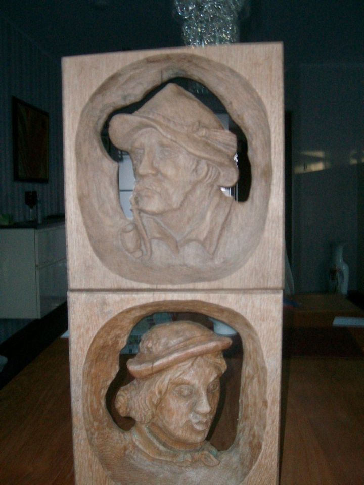 2 geschnitzte Skulptur Bilder vom Bildhauer F. Ebbes, Kevelaer in Geldern
