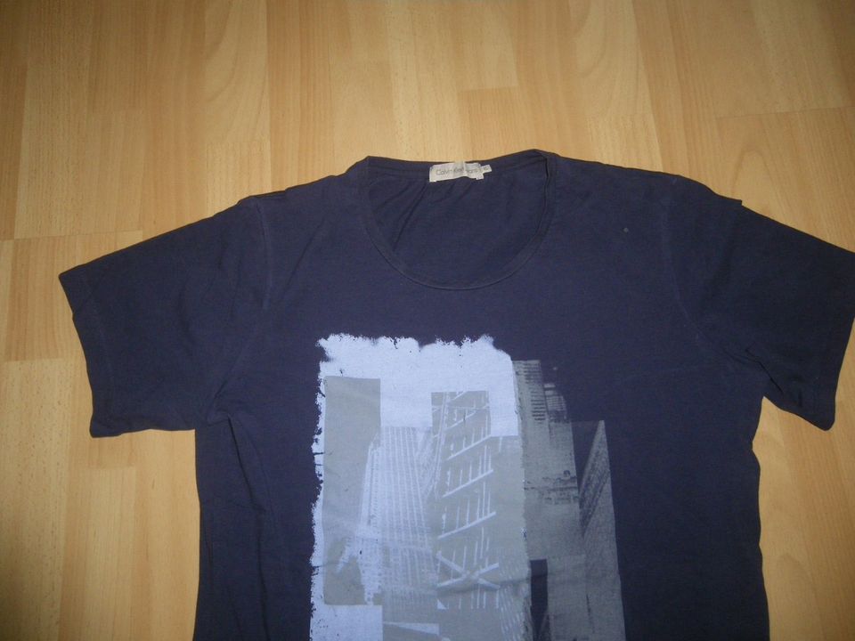 Calvin Klein T-Shirt Gr.XL blau mit Print in Hamburg