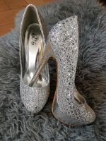 Glitzer High Heels in silber Gr. 37 Stuttgart - Stuttgart-Nord Vorschau