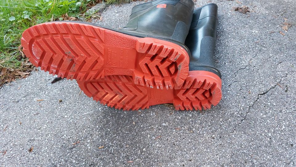 Gummistiefel Schuhe Ortsschild Deko Größe  47 in Oberau