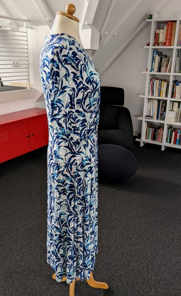 Olsen Kleid Größe 38 Blau Midi-Länge in Limburg