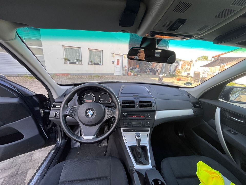 BMW X3 2.0 D TÜV wurde neu gemacht in Pfungstadt