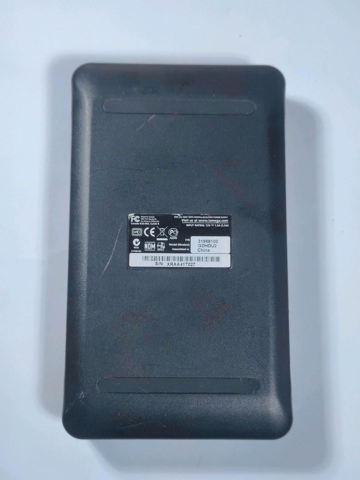Iomega Select 1TB USB 2.0 2.5" Portable Hard Drive 34827 in black in Halle (Holzminden)