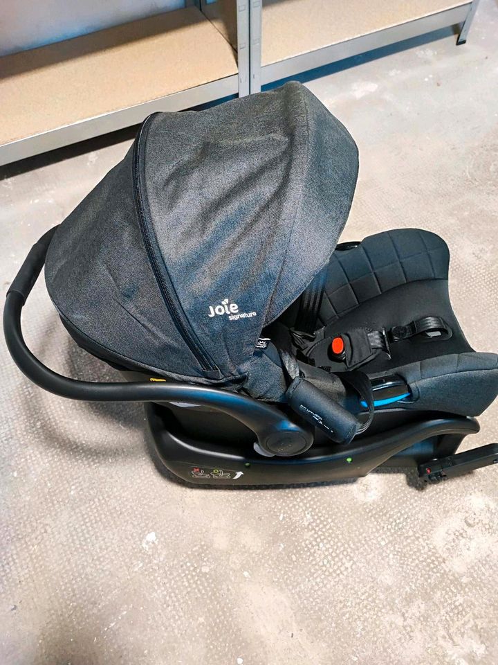 Joie Signature Babyschale mit Isofix Docking Statio in Ludwigsfelde