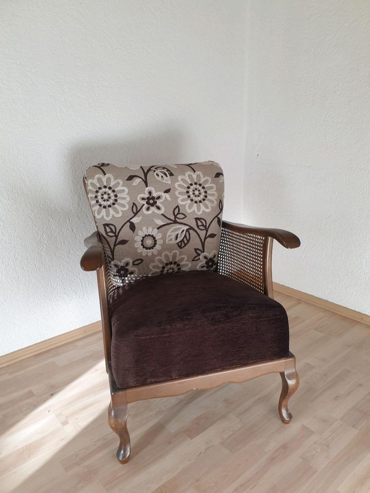 Antiker Sessel in Stadtoldendorf