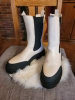 Chelsea Boots/Stiefel von Gina, Gr.40, weiß/schwarz, neuwertig Essen - Essen-Ruhrhalbinsel Vorschau