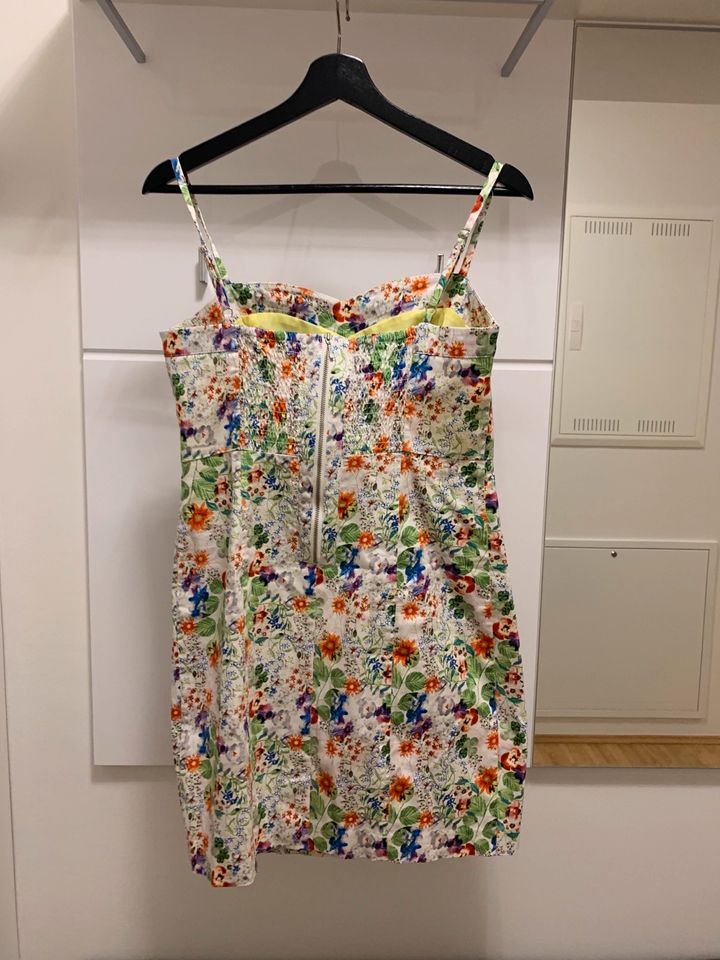 Buntes blumiges Sommerkleid, Gr. 40, LIVRE, neuwertig in Neusäß