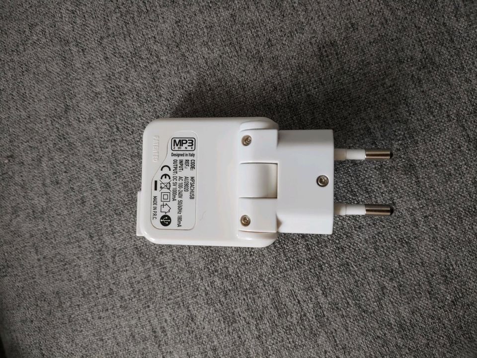 Reiseadapter Adapter Klapp-Adapter Urlaub spart Platz USB C in Kiel