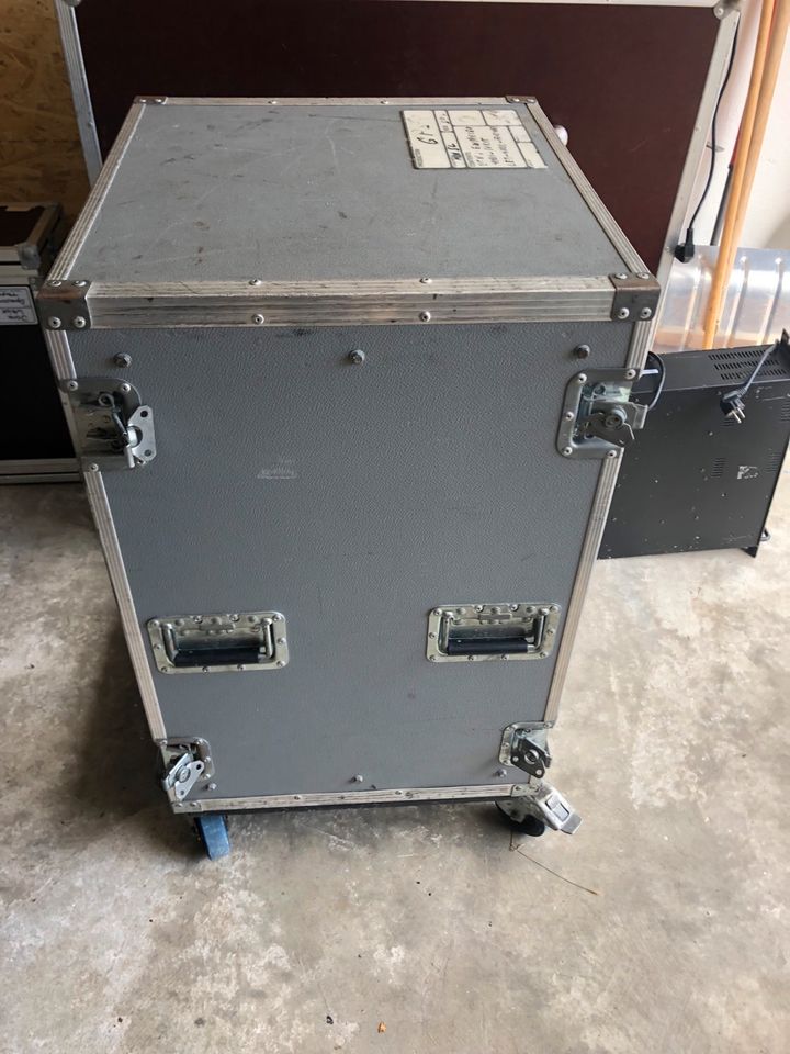 Flightcase 16HE 16U Shockmount Grau Equipment Case Double Door in Gottmadingen