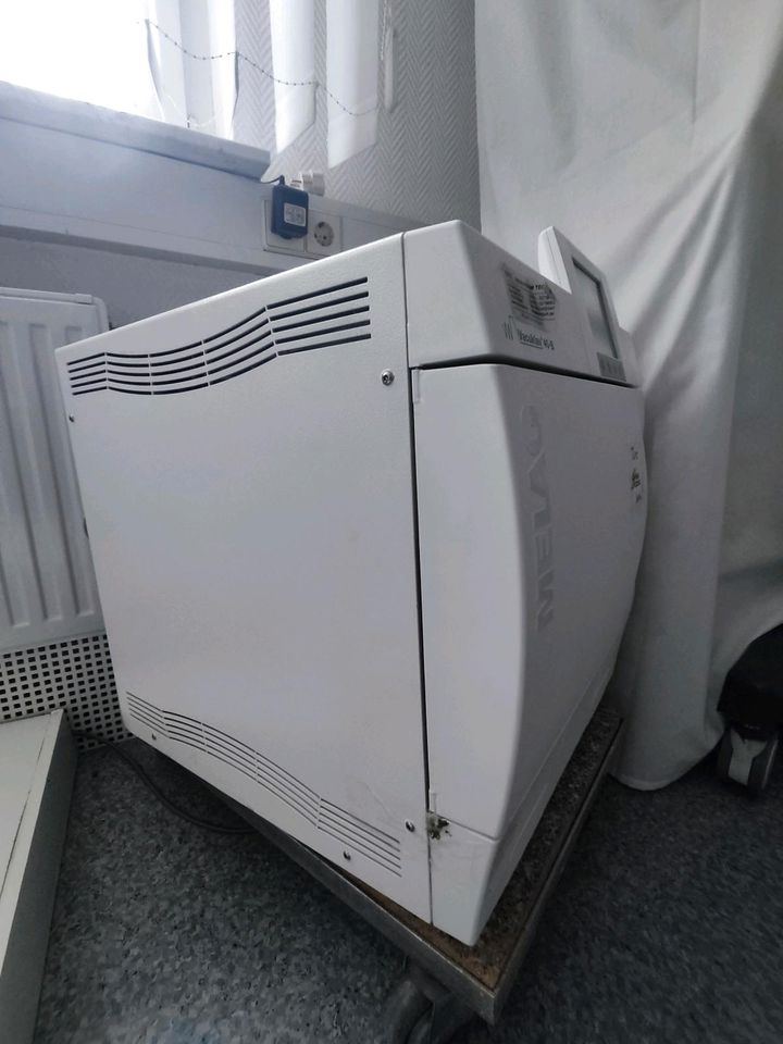 Melag Vacuclav 40B Dental Sterilisator in Trossingen