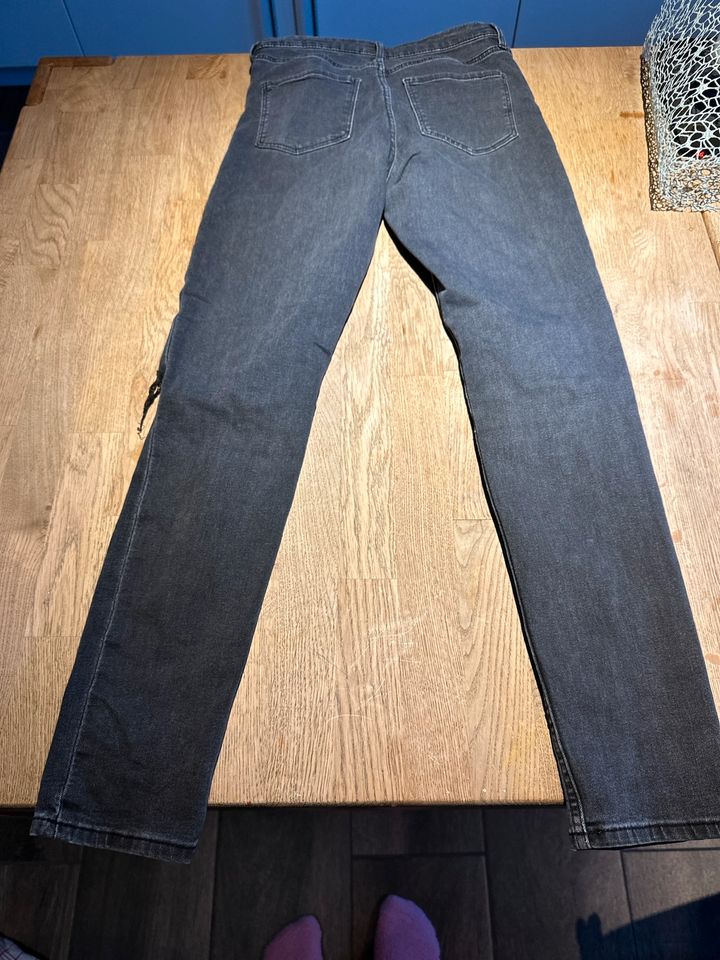 Jeans Jeggings hm in Liebenau