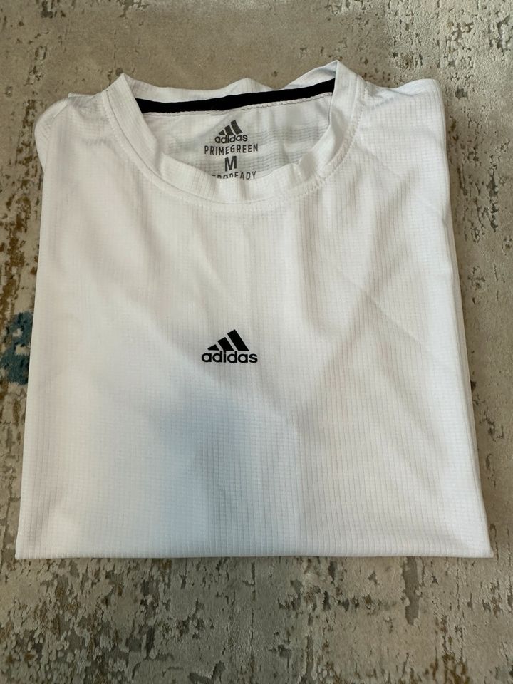 Adidas Herren T-Shirt /Trikot/Traningsshirt /Neu Unbenutzt Gr;M in Duisburg