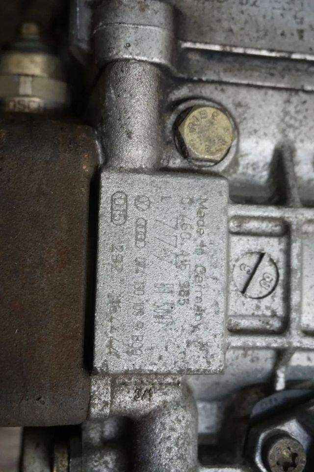 VW T4 2,5l TDI Einspritzpumpe 151PS AXG AHY 074130109R 0460415985 in Wurzen