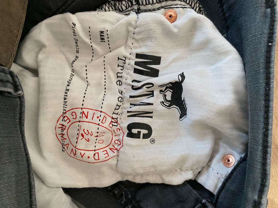 Mustang Low Waist Jeans Gr.S in Hamburg