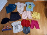 Kleiderpaket Gr. 74 / 80, 12 Teile, Röcke, kurze Hosen, T-Shirts Nordrhein-Westfalen - Solingen Vorschau
