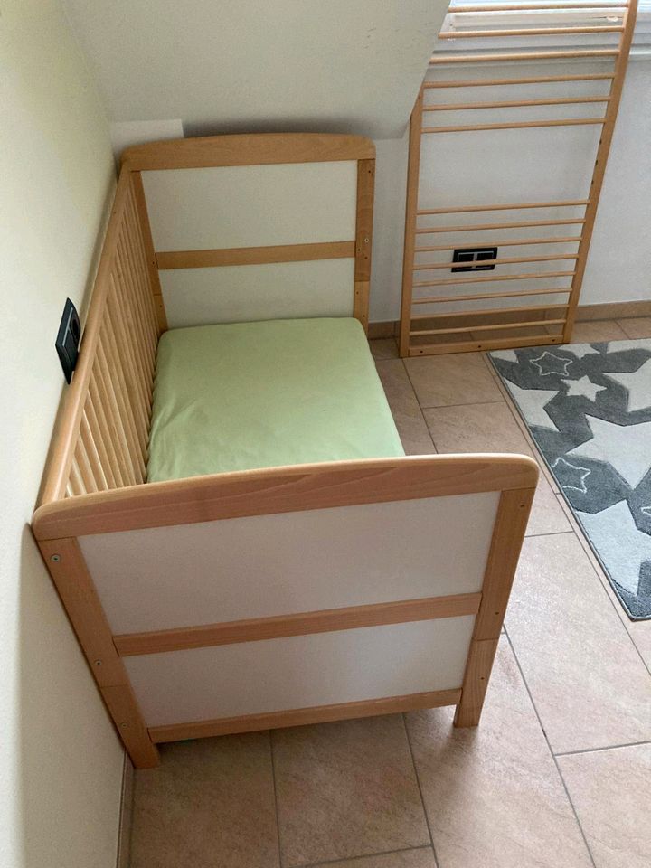 2x Kleinkinderbett, Babybett, Kinderbett in Neuss