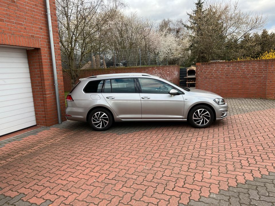 VW Golf VII Variant 1.6 TDI DSG Comfortline STHZ ACC in Ronnenberg