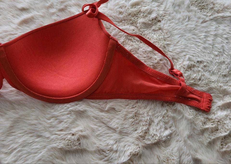 Hunkemöller BH 75C Koralle in Holzminden