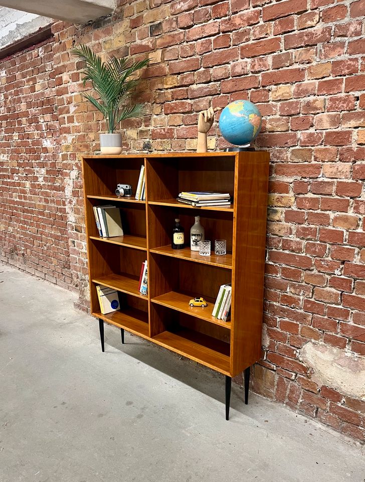 Teak Regal Bücherschrank Highboard Kommode Vintage Mid Century in Berlin